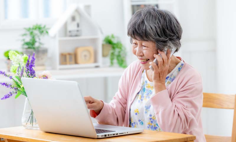 専任スタッフが無料で電話サポート